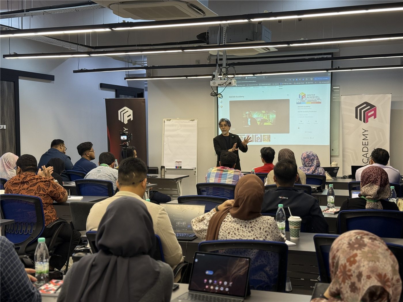 A full Mafar Academy classroom mid-session.